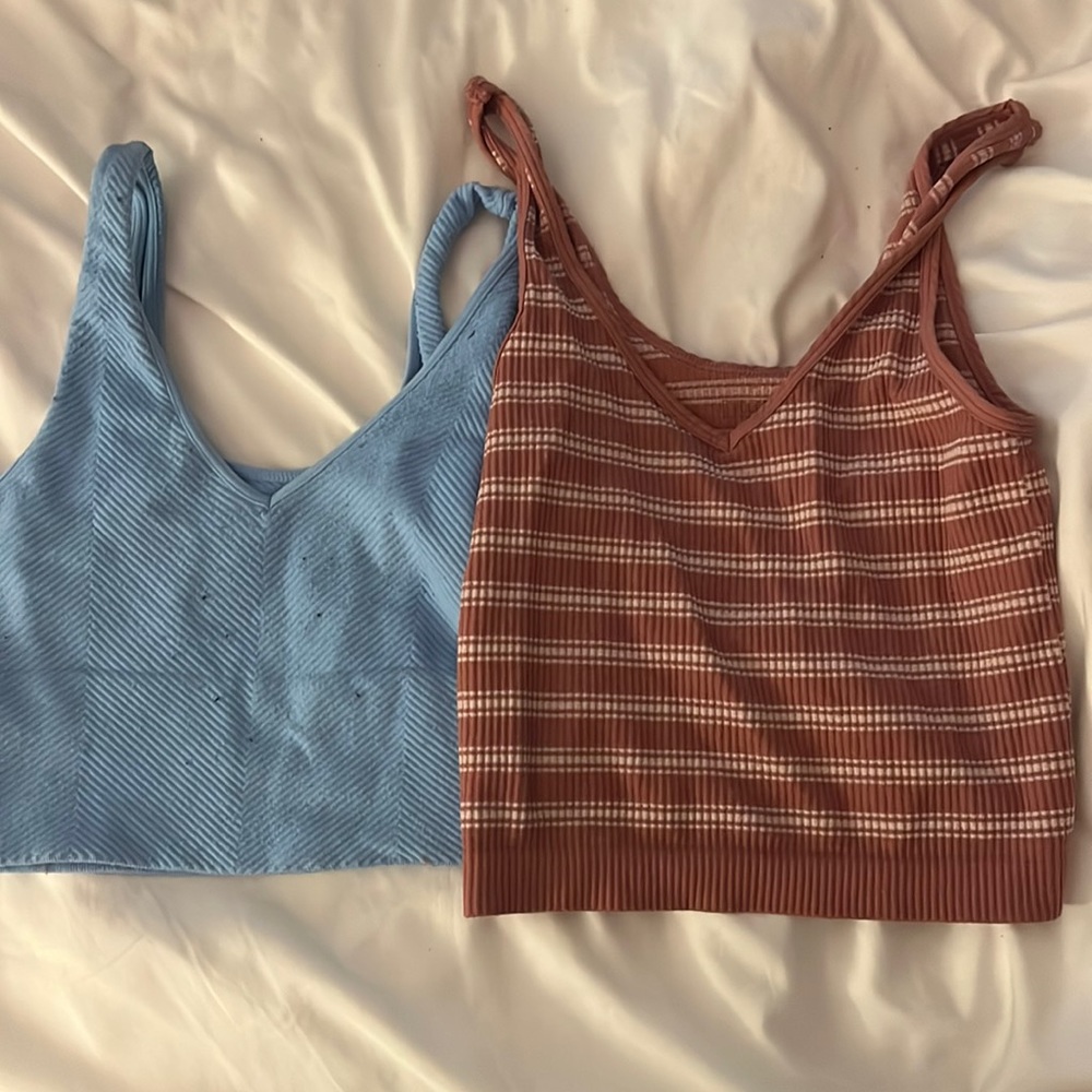 size XS tank tops both from tillys!!
